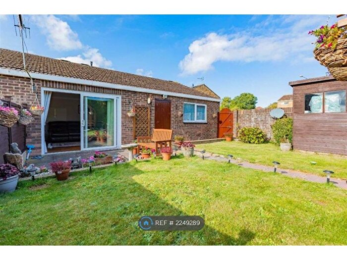 2 Bedroom Bungalow To Rent In Kemble Gardens, Bristol, BS11