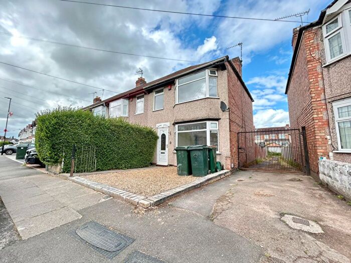 4 Bedroom End Terrace House To Rent In Hartland Avenue, Wyken, Coventry, CV2