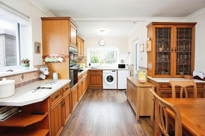 2 Bedroom Detached Bungalow For Sale In New Road, Ynysybwl, Pontypridd, CF37