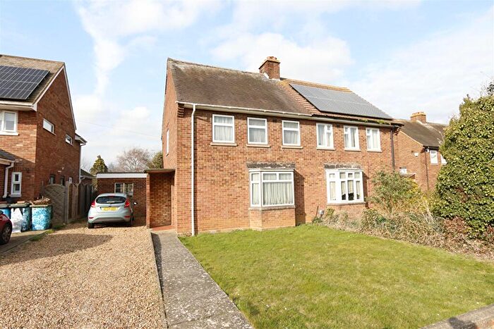 3 Bedroom Semi Detached House For Sale In George Street, Shefford, SG17