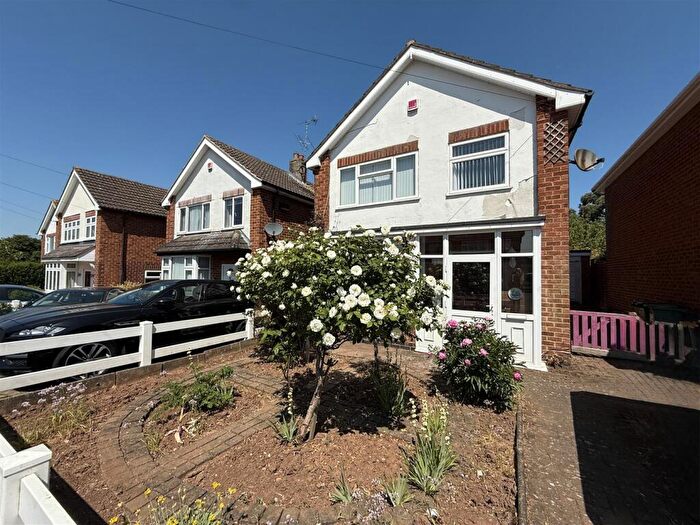 3 Bedroom Detached House For Sale In Ashtree Road, Cosby, Leicester, LE9