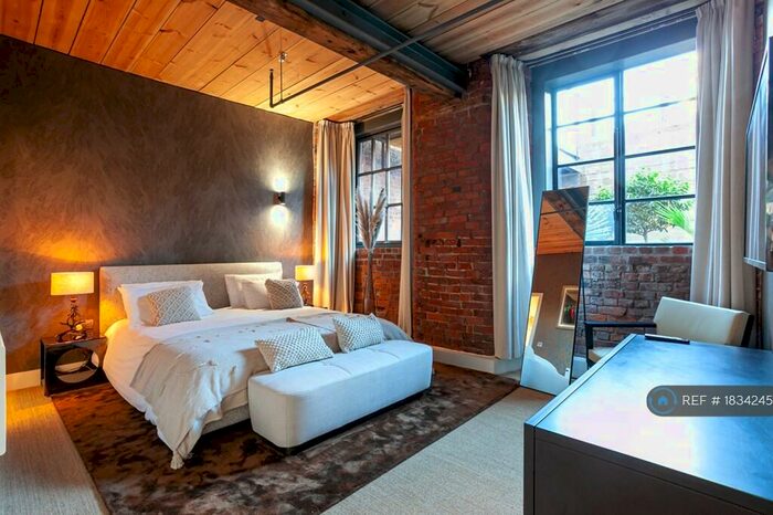 2 Bedroom Flat To Rent In Binns Place, Manchester, M4