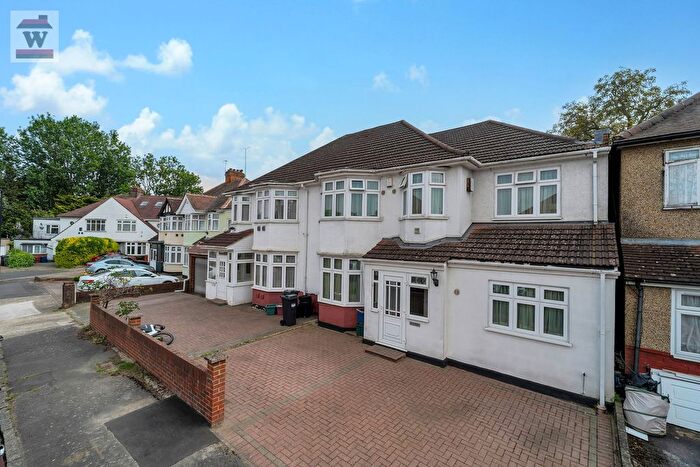 5 Bedroom Semi-Detached House For Sale In Sutton Dene, Hounslow, TW3