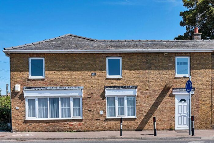 2 Bedroom Flat To Rent In Market Street, Fordham, CB7