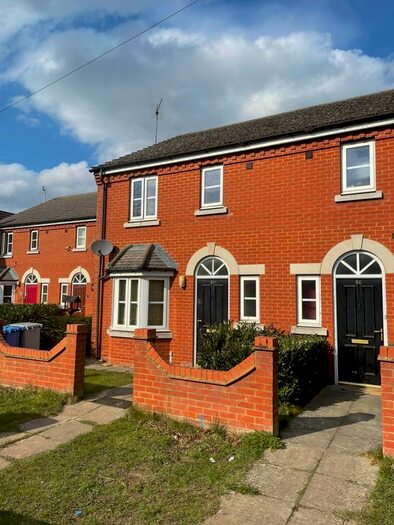 3 Bedroom Semi-Detached House To Rent In Station Road, Burton Latimer, NN15