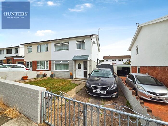 3 Bedroom Semi-Detached House For Sale In Swn-Y-Nant, Pencoed, Bridgend, CF35