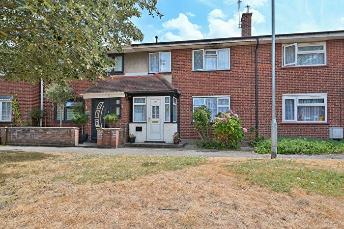 3 Bedroom Terraced House For Sale In Croxley View, Watford, WD18