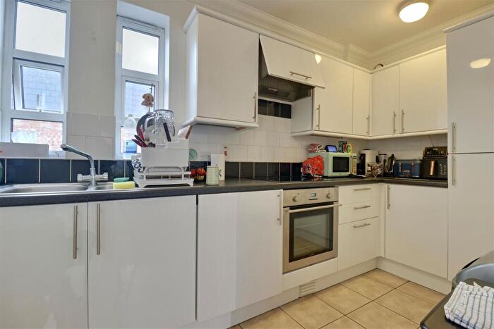 2 Bedroom Flat For Sale In Osborne Road, Southsea, PO5
