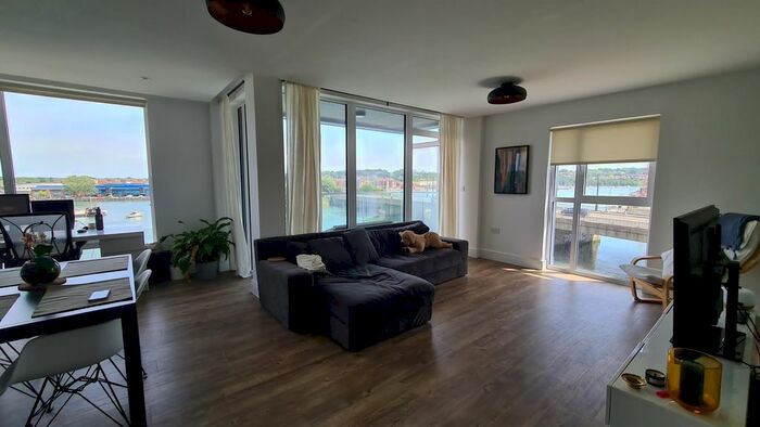 2 Bedroom Flat To Rent In Meridian Way, Southampton, SO14