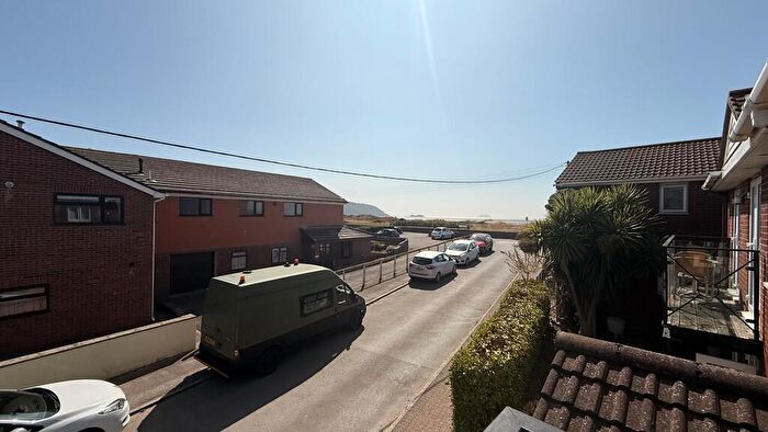 2 Bedroom Apartment To Rent In Sandbay, BS22
