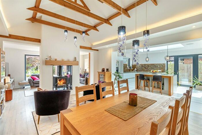 3 Bedroom Detached Bungalow For Sale In Mansfield Road, Mansfield Woodhouse, NG19