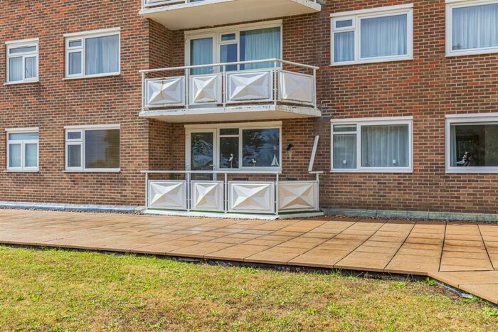 2 Bedroom Flat To Rent In Grove Road, Bournemouth, BH1