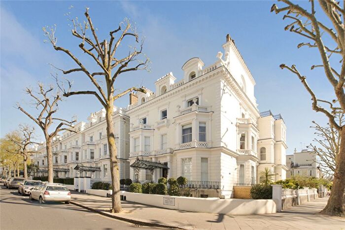 2 Bedroom Flat To Rent In Holland Park, London, W11