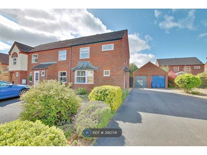 3 Bedroom Semi-Detached House To Rent In Landcliffe Close, St. Ives, PE27