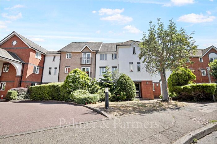 2 Bedroom Apartment To Rent In Victoria Chase, Colchester, Essex, CO1
