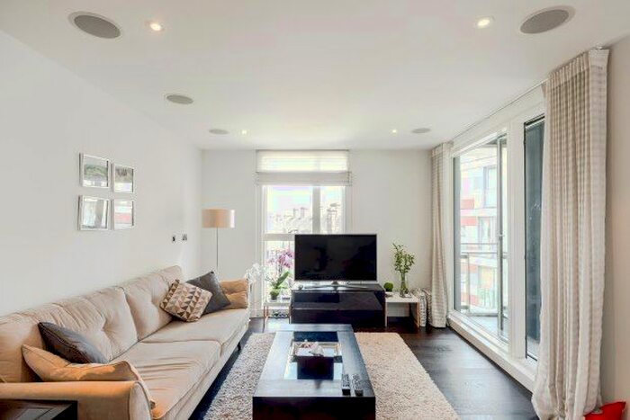 3 Bedroom Flat To Rent In Gatliff Road, Chelsea, SW1W
