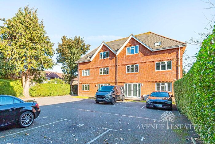 2 Bedroom Apartment For Sale In Portchester Place, Bournemouth, Dorset, BH8