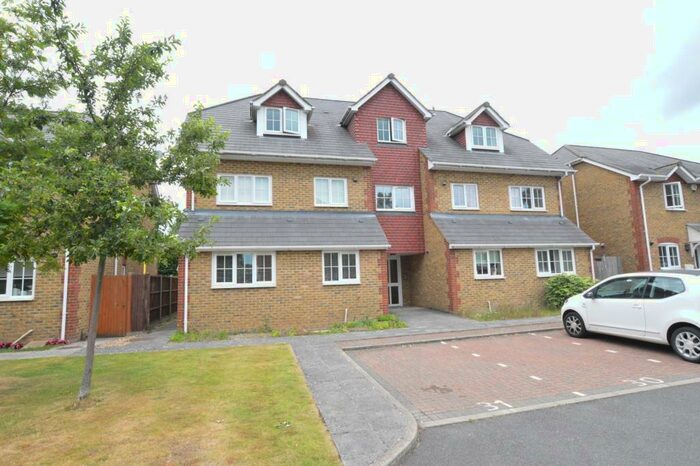 1 Bedroom Flat To Rent In The Mallards, Hemel Hempstead, HP3