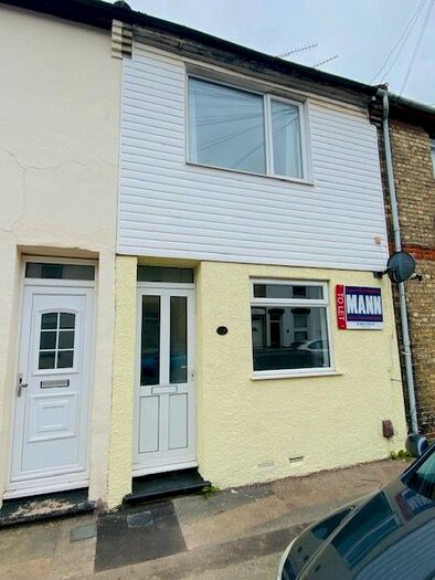 3 Bedroom Property To Rent In Pretoria Road, Gillingham, ME7