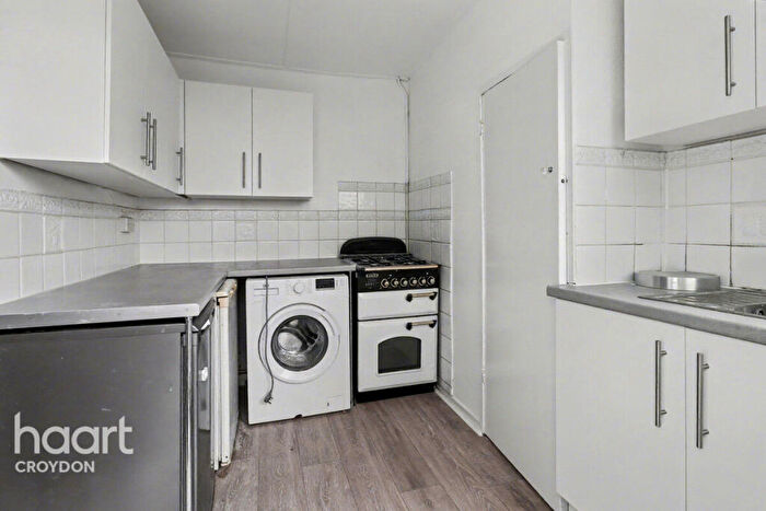 3 Bedroom Semi Detached House To Rent In Sylverdale Road, Croydon, CR0