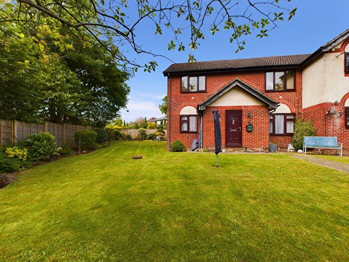 2 Bedroom Maisonette To Rent In Harlequin Grove, Fareham, PO15