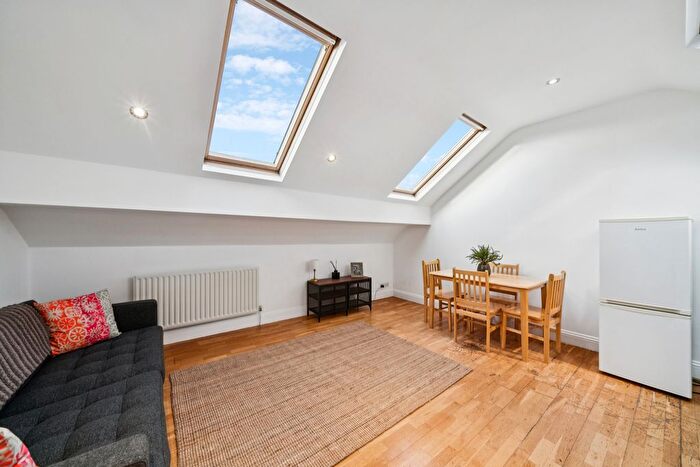 1 Bedroom Flat To Rent In Helix Road, London, SW2