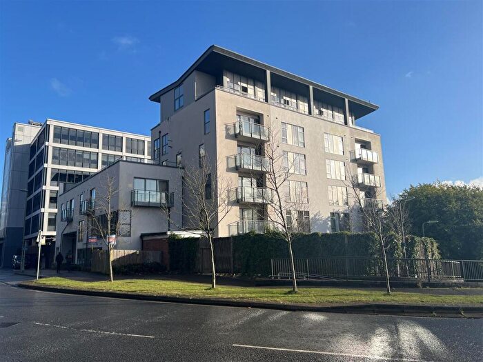 2 Bedroom Flat For Sale In Western Gate, Alencon Link, Basingstoke, RG21