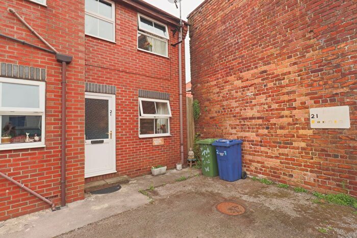 2 Bedroom Flat For Sale In Carlton Road, Filey, YO14