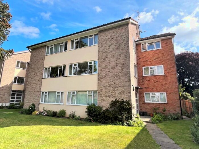 2 Bedroom Flat To Rent In Embassy Court, Lansdown Road, Sidcup, Kent, DA14