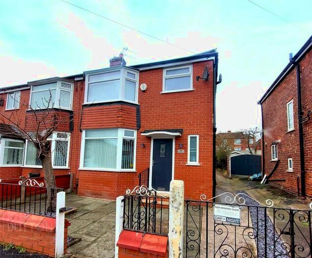 3 Bedroom Semi-Detached House To Rent In Easton Road, Droylsden, Manchester, M43