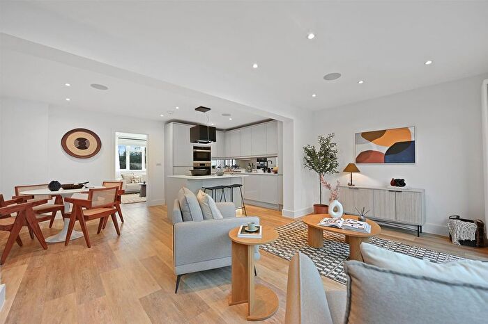 3 Bedroom Semi-Detached House For Sale In Old Uxbridge Road, Rickmansworth, WD3