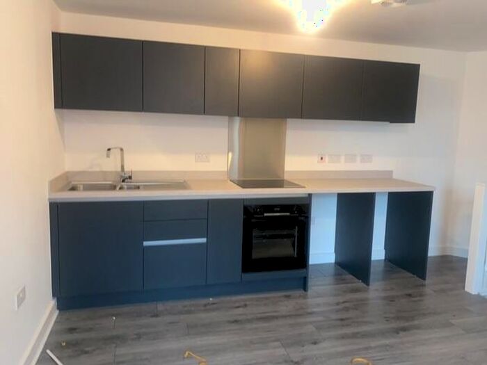 2 Bedroom Town House To Rent In Newbold Street, Nottingham, Nottinghamshire, NG8