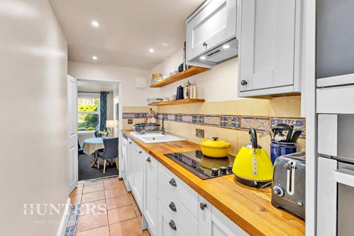 1 Bedroom Flat For Sale In Huddersfield Road, Delph, Saddleworth, OL3