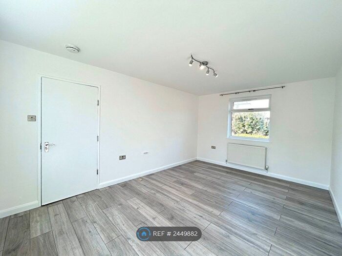 3 Bedroom Semi-Detached House To Rent In St. Andrews Road, London, W3