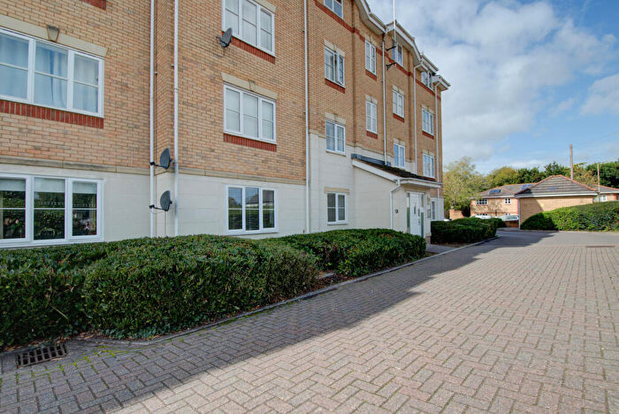 2 Bedroom Flat For Sale In Bampton Court, Chandler's Ford, SO53