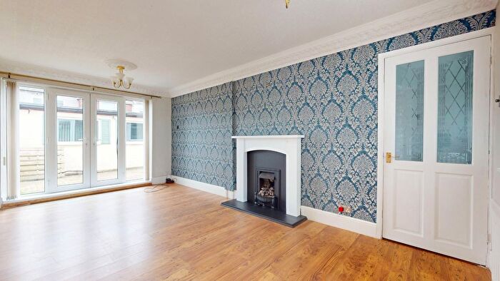 3 Bedroom End Terrace House For Sale In Hopkins Walk, South Shields, NE34