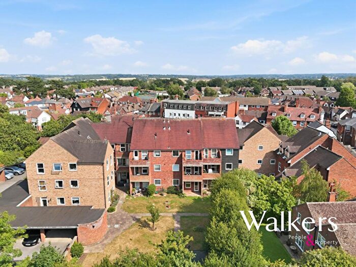 2 Bedroom Flat For Sale In Haslers Court, Ingatestone, CM4