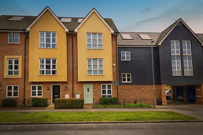 4 Bedroom Terraced House For Sale In Stadium Approach, Aylesbury, HP21