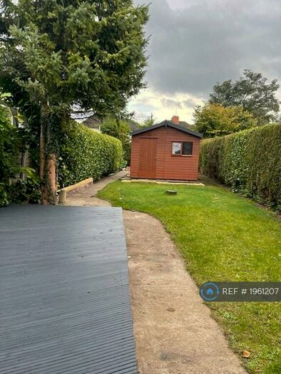 3 Bedroom Semi-Detached House To Rent In Perrys Lane, Swindon, SN4