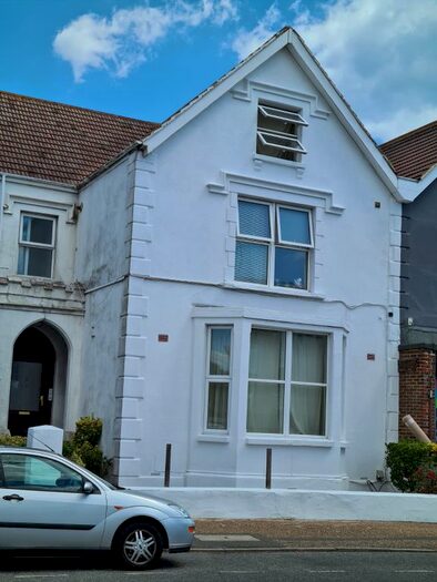1 Bedroom Flat To Rent In South Street, Lancing, BN15