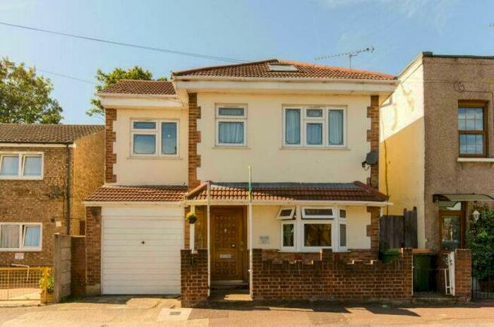 6 Bedroom House To Rent In Wellington Road, London, E7