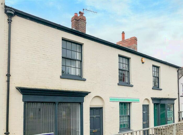 2 Bedroom Apartment To Rent In West Street, Bridport, Dorset, DT6