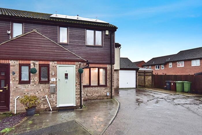 3 Bedroom Semi Detached House For Sale In Flood Hatch, Maidstone, Kent, ME15