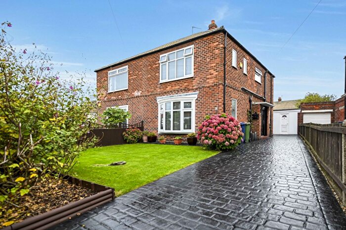 3 Bedroom Semi-Detached House For Sale In North View, Redcar, TS10
