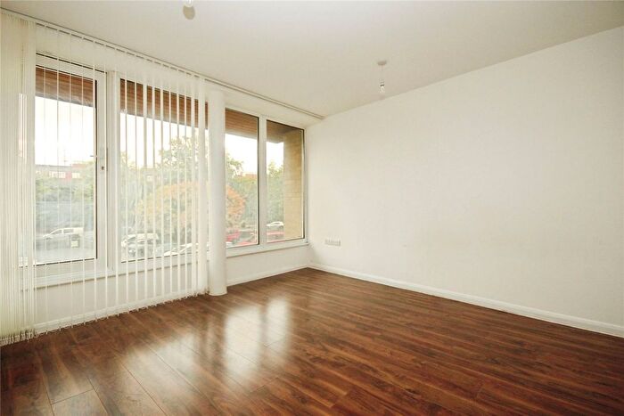 3 Bedroom Flat To Rent In London Road, Mitcham, CR4
