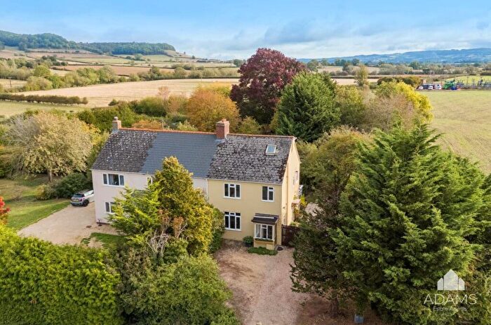 3 Bedroom Semi-Detached House For Sale In Gretton Fields, Gretton, Cheltenham, GL54