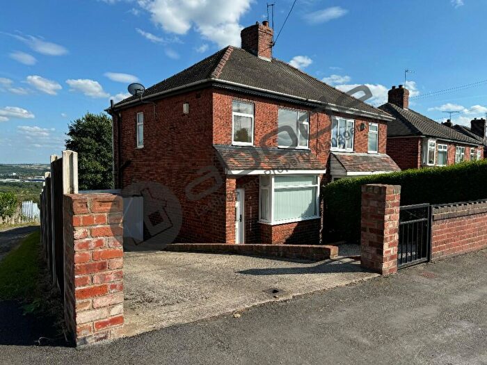 3 Bedroom Semi-Detached House To Rent In Meadowhall Road, Rotherham, South Yorkshire, S61