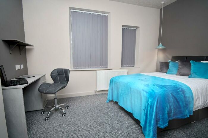 4 Bedroom Terraced House To Rent In Coal Clough Lane, Burnley, Lancashire, BB11