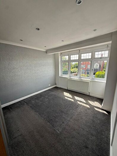 3 Bedroom Terraced House To Rent In Essex Road, Romford, RM7