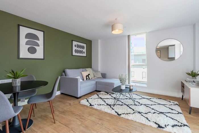 3 Bedroom Flat To Rent In Lower Essex Street, Birmingham, B5